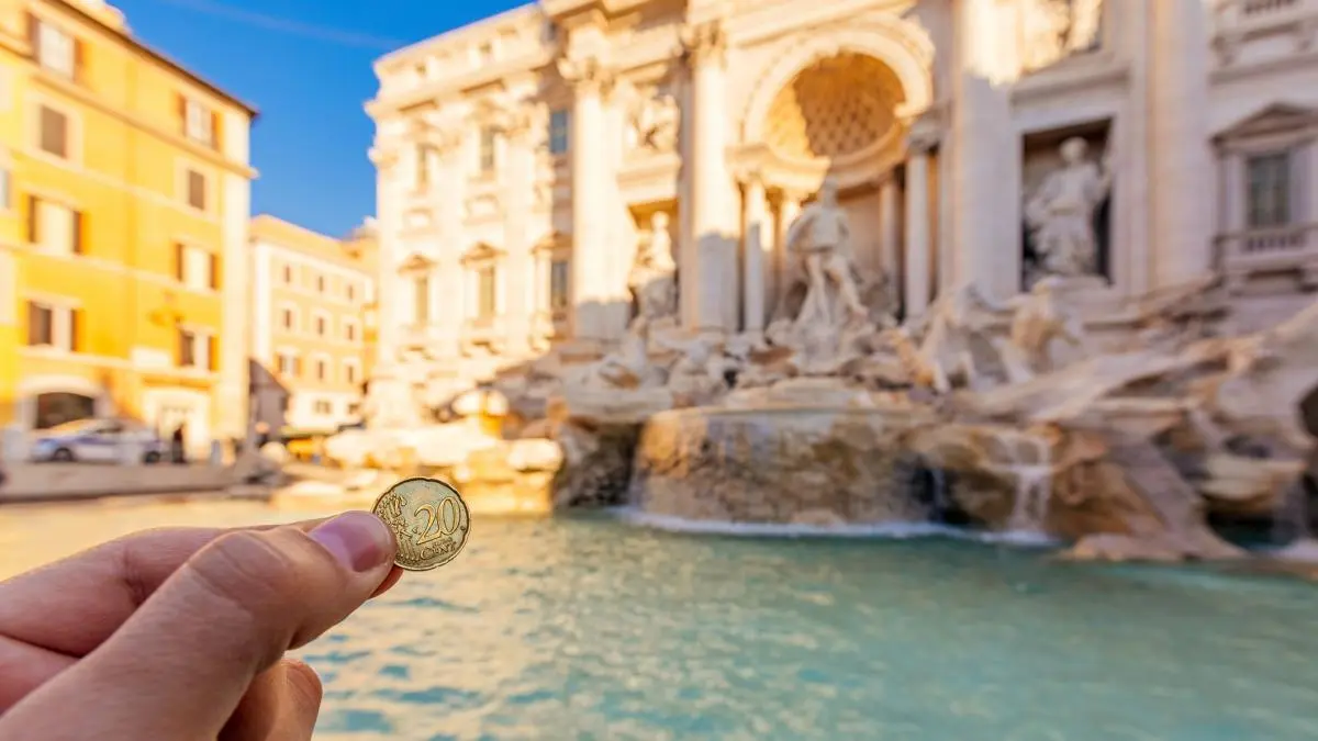 horario iluminacion fontana di trevi - Cuándo se limpia la Fontana de Trevi