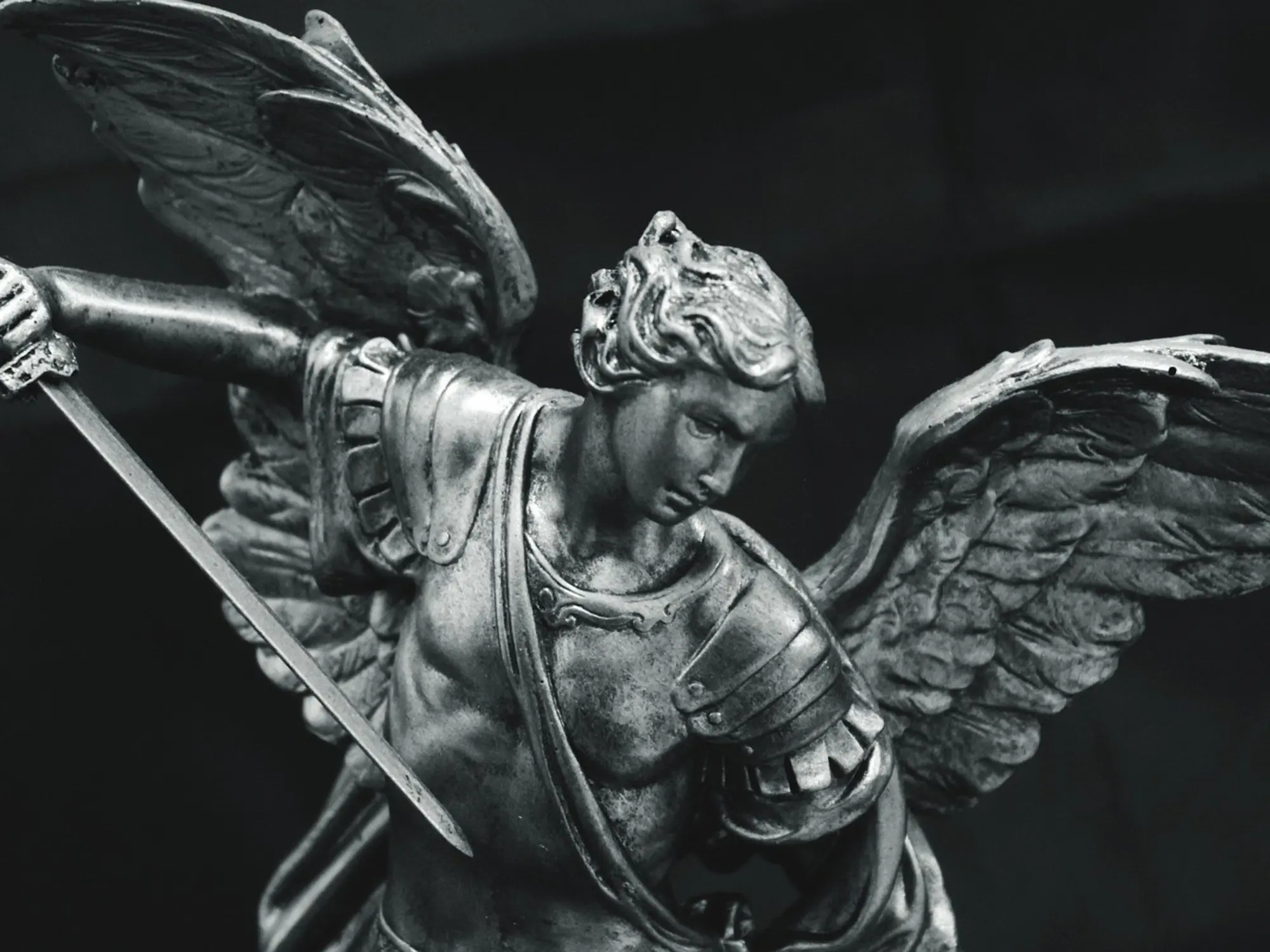 protector de pantalla san miguel arcangel - Qué significa que te regalen un San Miguel Arcángel